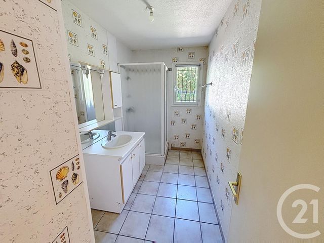 Maison &agrave; louer - 4 pi&egrave;ces - 86,59 m2 - Chateaugay - 63 - AUVERGNE