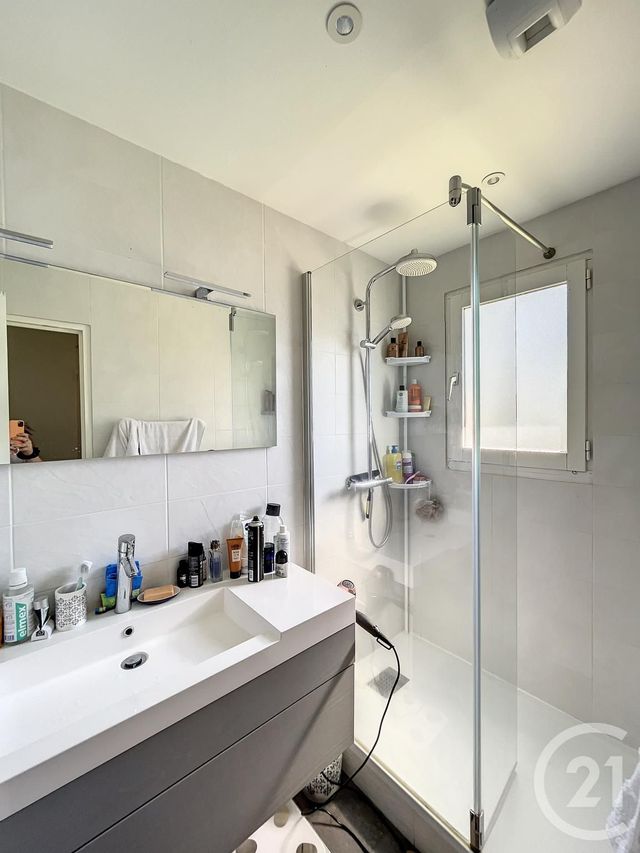 Maison &agrave; louer - 3 pi&egrave;ces - 65,76 m2 - Riom - 63 - AUVERGNE