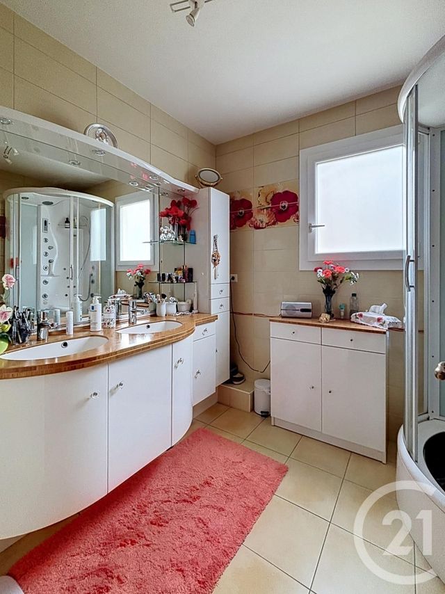 Maison &agrave; vendre - 8 pi&egrave;ces - 160 m2 - Chatel Guyon - 63 - AUVERGNE