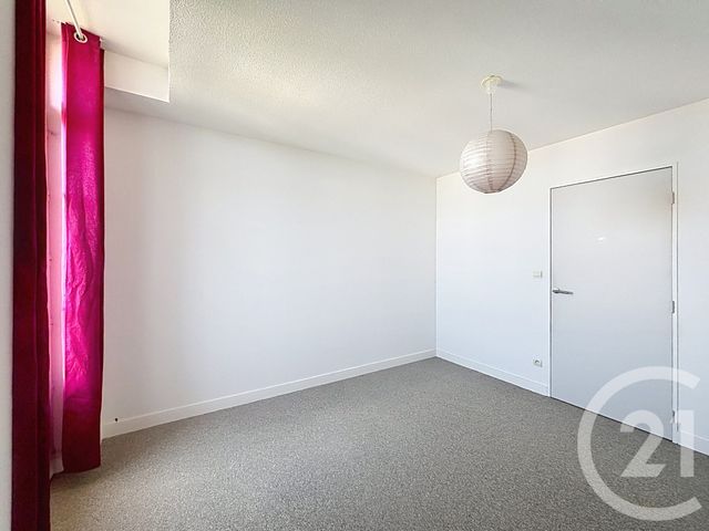 Appartement F3 &agrave; louer - 3 pi&egrave;ces - 77,30 m2 - Chatelguyon - 63 - AUVERGNE