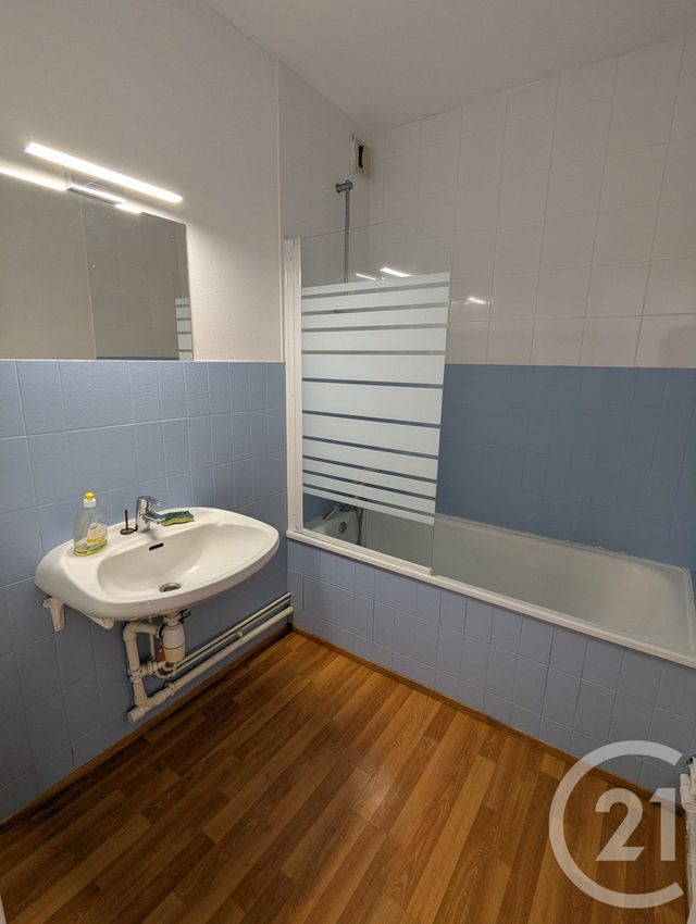 Appartement F2 &agrave; louer - 2 pi&egrave;ces - 50,24 m2 - Clermont Ferrand - 63 - AUVERGNE