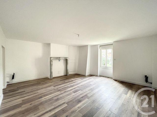 Appartement F4 &agrave; louer - 4 pi&egrave;ces - 106,36 m2 - Veyre Monton - 63 - AUVERGNE