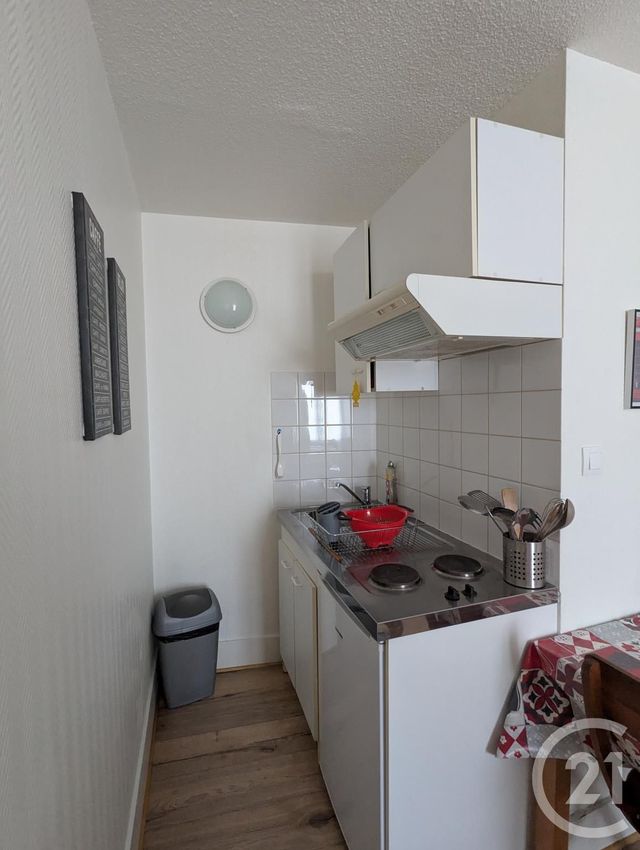 Appartement Studio &agrave; louer - 1 pi&egrave;ce - 17,06 m2 - Riom - 63 - AUVERGNE
