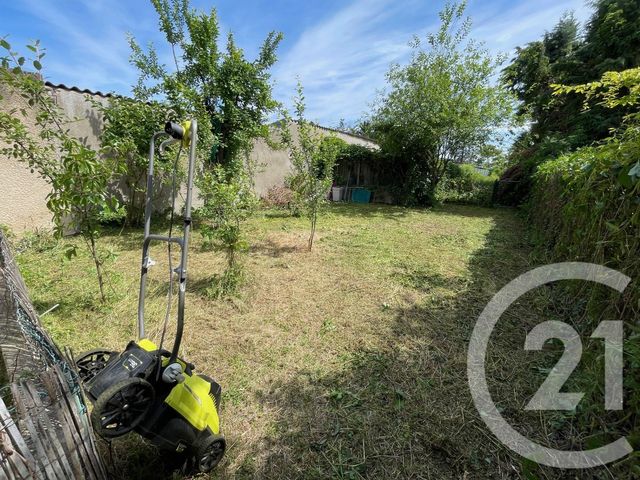 Appartement Studio &agrave; louer - 1 pi&egrave;ce - 17,06 m2 - Riom - 63 - AUVERGNE