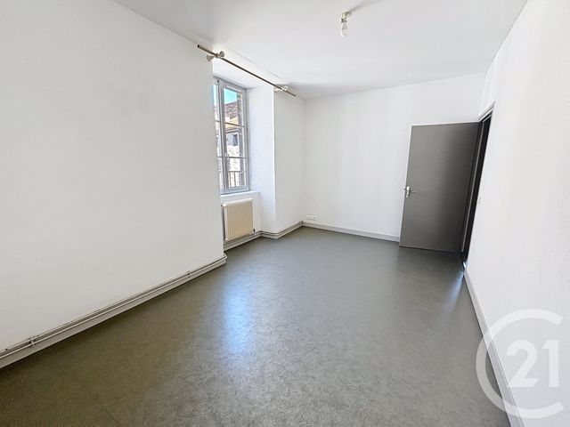 Appartement F3 &agrave; louer - 3 pi&egrave;ces - 66,81 m2 - Riom - 63 - AUVERGNE