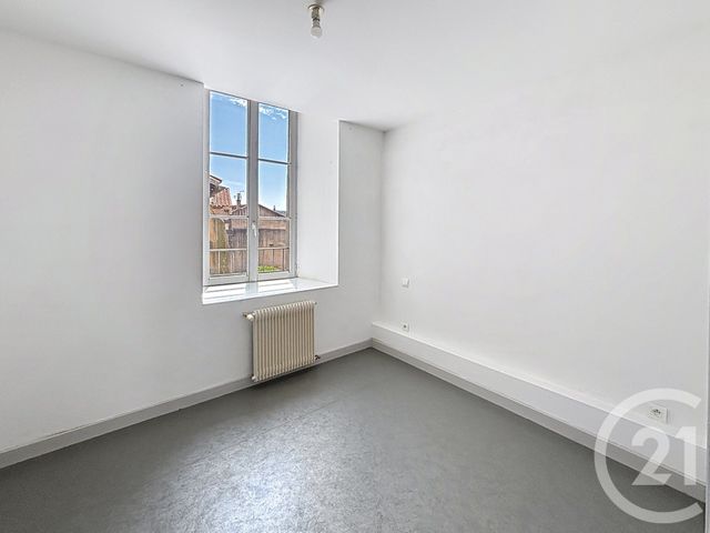 Appartement F3 &agrave; louer - 3 pi&egrave;ces - 66,81 m2 - Riom - 63 - AUVERGNE