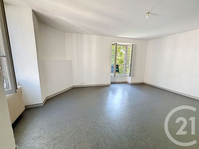 Appartement F3 &agrave; louer - 3 pi&egrave;ces - 66,81 m2 - Riom - 63 - AUVERGNE
