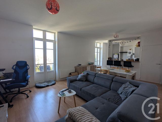 Appartement F4 &agrave; louer - 3 pi&egrave;ces - 93,80 m2 - Chatelguyon - 63 - AUVERGNE