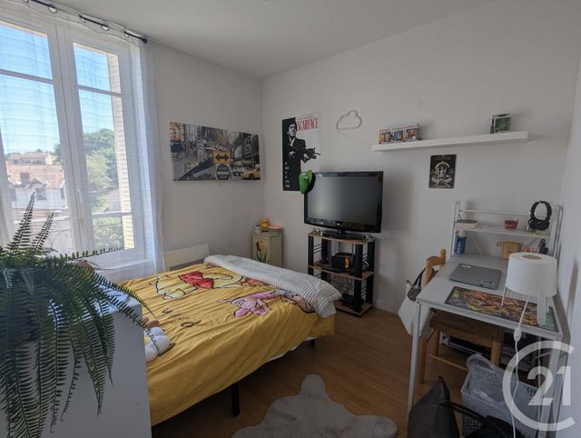 Appartement F4 &agrave; louer - 3 pi&egrave;ces - 93,80 m2 - Chatelguyon - 63 - AUVERGNE