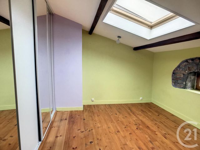 Maison &agrave; louer - 4 pi&egrave;ces - 115 m2 - Chateaugay - 63 - AUVERGNE