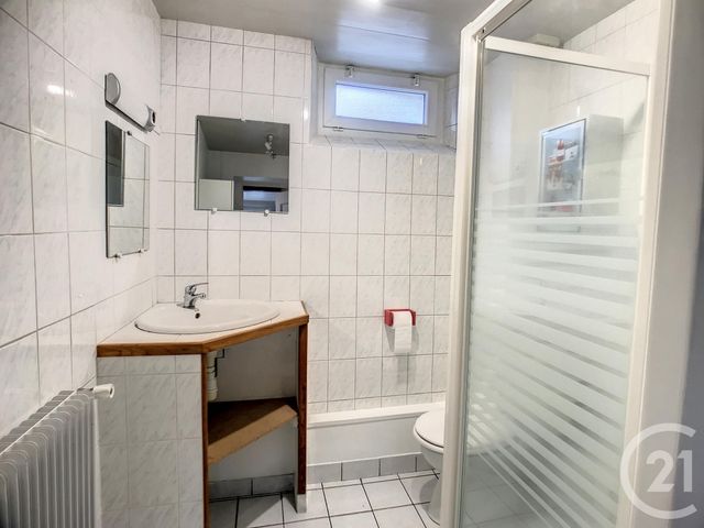 Maison &agrave; louer - 4 pi&egrave;ces - 115 m2 - Chateaugay - 63 - AUVERGNE