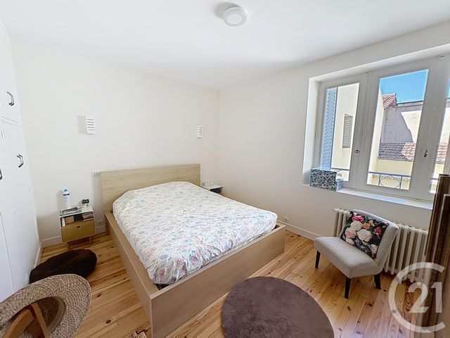 Appartement F2 &agrave; louer - 2 pi&egrave;ces - 61,41 m2 - Riom - 63 - AUVERGNE