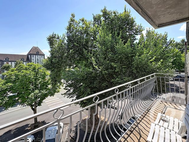 Appartement F2 &agrave; louer - 2 pi&egrave;ces - 61,41 m2 - Riom - 63 - AUVERGNE