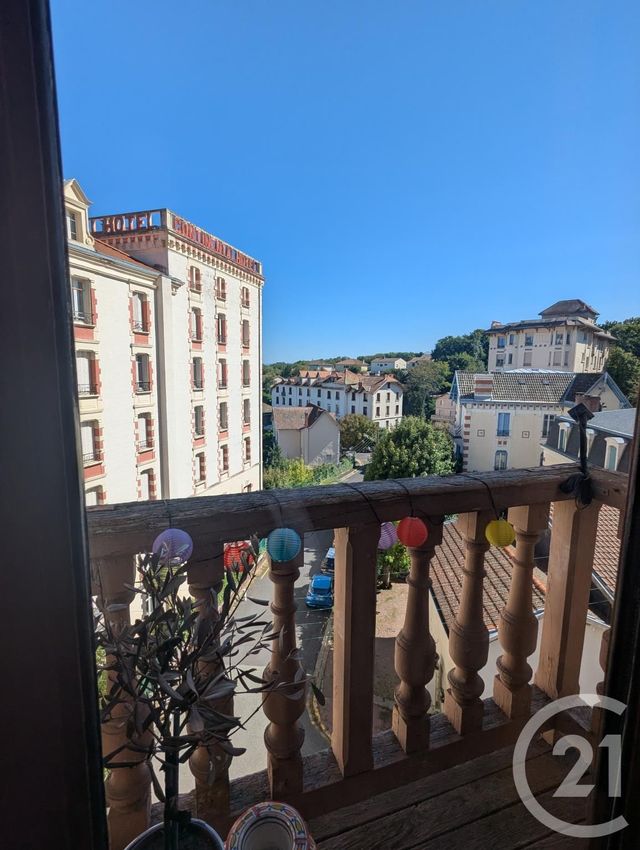 Appartement F4 &agrave; louer - 4 pi&egrave;ces - 91,64 m2 - Chatel Guyon - 63 - AUVERGNE