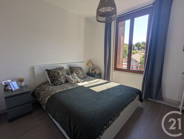 Appartement F4 &agrave; louer - 4 pi&egrave;ces - 91,64 m2 - Chatel Guyon - 63 - AUVERGNE