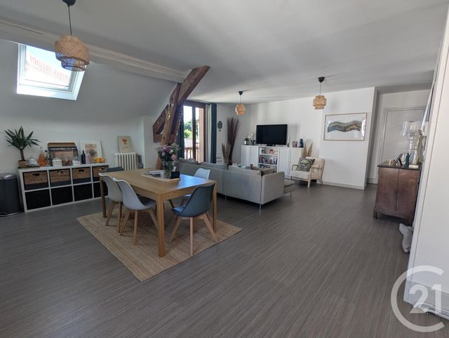Appartement F4 &agrave; louer - 4 pi&egrave;ces - 91,64 m2 - Chatel Guyon - 63 - AUVERGNE