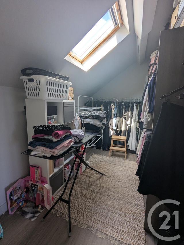 Appartement F4 &agrave; louer - 4 pi&egrave;ces - 91,64 m2 - Chatel Guyon - 63 - AUVERGNE