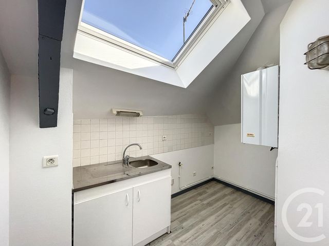 Appartement F3 &agrave; louer - 3 pi&egrave;ces - 40,77 m2 - Riom - 63 - AUVERGNE