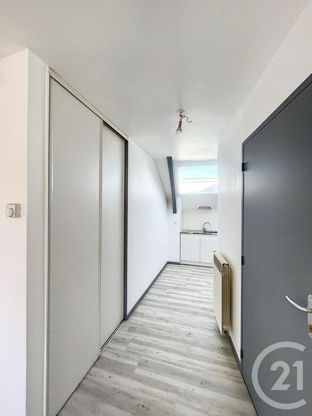Appartement F3 &agrave; louer - 3 pi&egrave;ces - 40,77 m2 - Riom - 63 - AUVERGNE