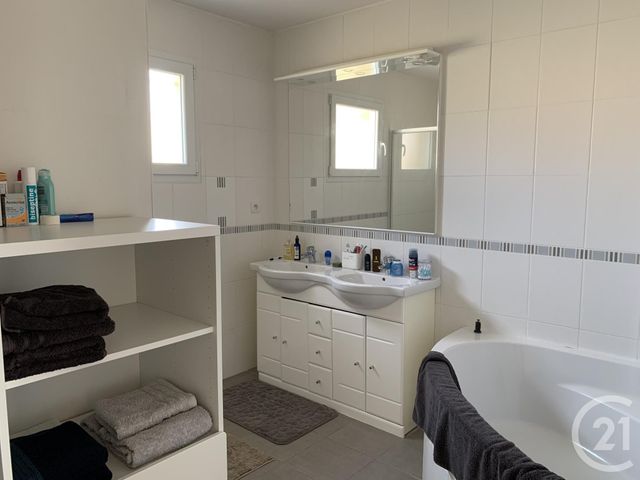 Maison &agrave; louer - 4 pi&egrave;ces - 101,36 m2 - Clerlande - 63 - AUVERGNE