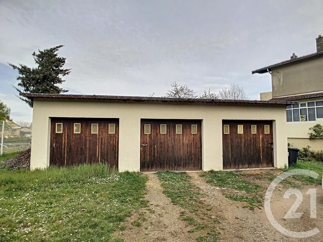 Appartement F3 &agrave; louer - 3 pi&egrave;ces - 60,18 m2 - Chatel Guyon - 63 - AUVERGNE