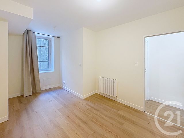 Appartement F2 &agrave; louer - 2 pi&egrave;ces - 33,50 m2 - Riom - 63 - AUVERGNE