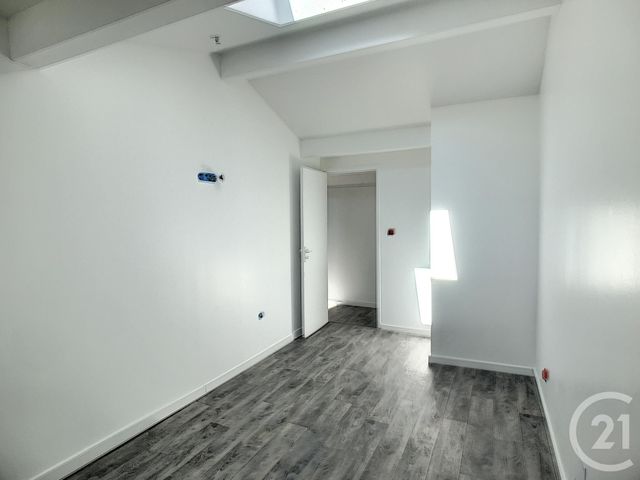 Maison &agrave; louer - 3 pi&egrave;ces - 61,17 m2 - Combronde - 63 - AUVERGNE