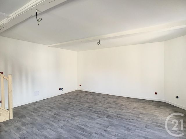 Maison &agrave; louer - 3 pi&egrave;ces - 61,17 m2 - Combronde - 63 - AUVERGNE