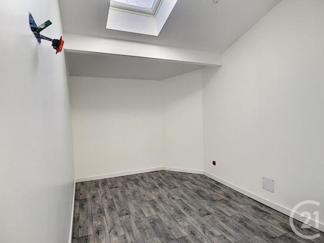 Maison &agrave; louer - 3 pi&egrave;ces - 61,17 m2 - Combronde - 63 - AUVERGNE