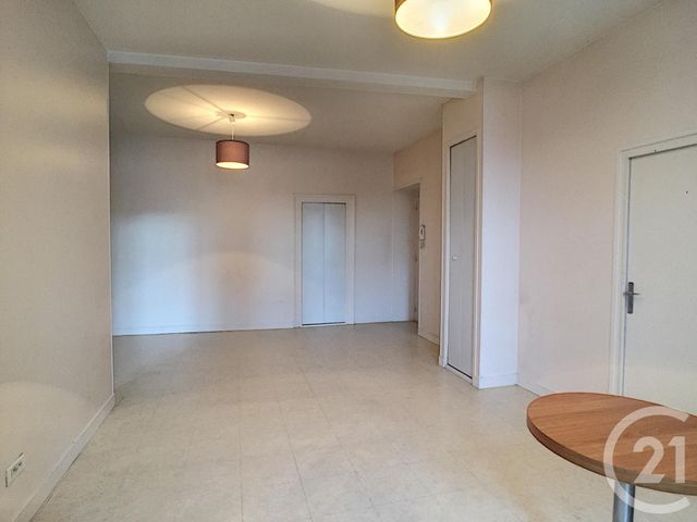 Appartement F2 &agrave; louer - 2 pi&egrave;ces - 54,17 m2 - Clermont Ferrand - 63 - AUVERGNE