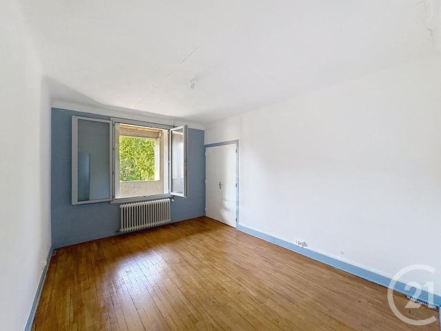 Appartement F3 &agrave; louer - 3 pi&egrave;ces - 89,26 m2 - Gannat - 03 - AUVERGNE