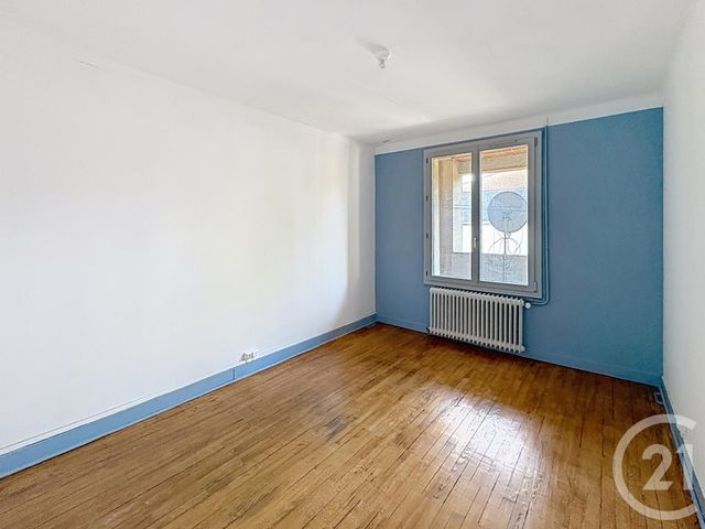 Appartement F3 &agrave; louer - 3 pi&egrave;ces - 89,26 m2 - Gannat - 03 - AUVERGNE