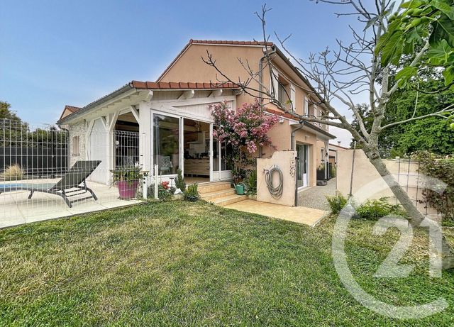 Maison &agrave; vendre - 7 pi&egrave;ces - 172 m2 - St Bonnet Pres Riom - 63 - AUVERGNE