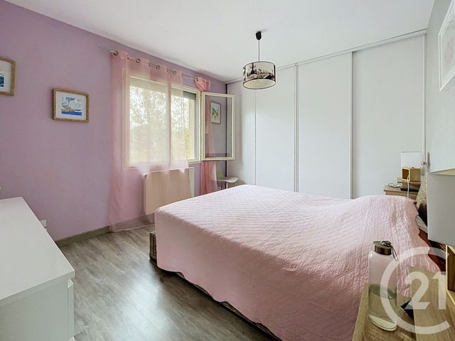 Maison &agrave; vendre - 7 pi&egrave;ces - 172 m2 - St Bonnet Pres Riom - 63 - AUVERGNE
