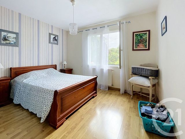 Maison &agrave; vendre - 7 pi&egrave;ces - 172 m2 - St Bonnet Pres Riom - 63 - AUVERGNE