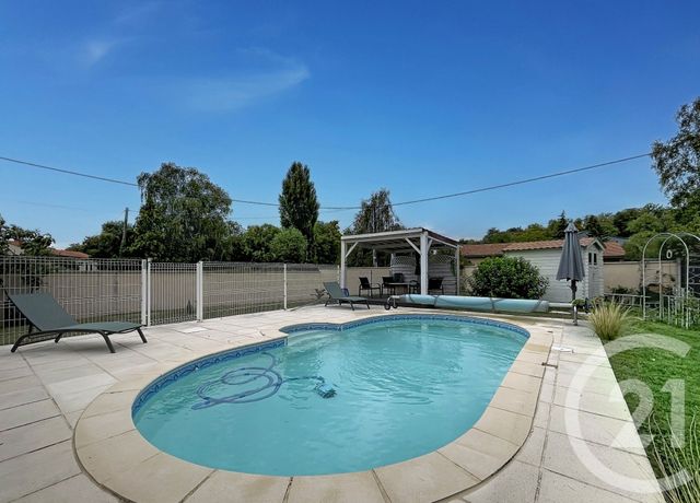 Maison &agrave; vendre - 7 pi&egrave;ces - 172 m2 - St Bonnet Pres Riom - 63 - AUVERGNE