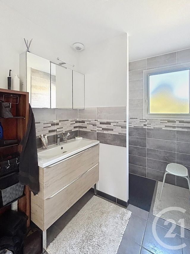 Maison &agrave; vendre - 4 pi&egrave;ces - 92,19 m2 - Charbonnieres Les Varennes - 63 - AUVERGNE