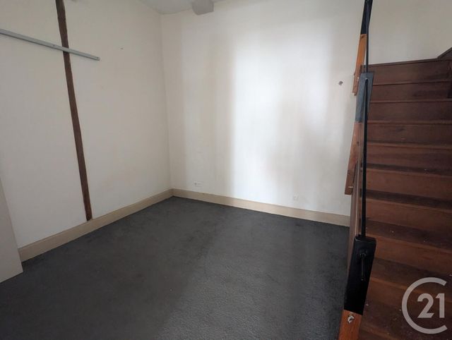 Appartement F1 &agrave; louer - 2 pi&egrave;ces - 63,09 m2 - Riom - 63 - AUVERGNE
