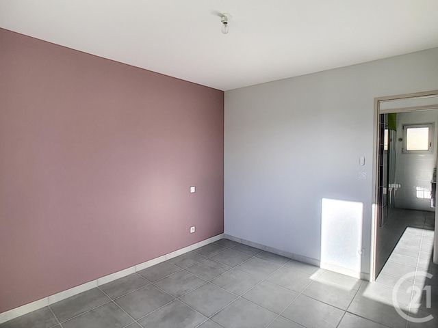 Maison &agrave; louer - 4 pi&egrave;ces - 117,06 m2 - St Gervais D Auvergne - 63 - AUVERGNE