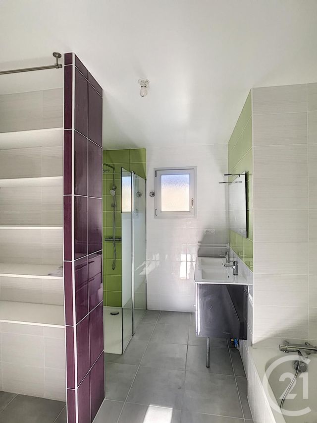 Maison &agrave; louer - 4 pi&egrave;ces - 117,06 m2 - St Gervais D Auvergne - 63 - AUVERGNE