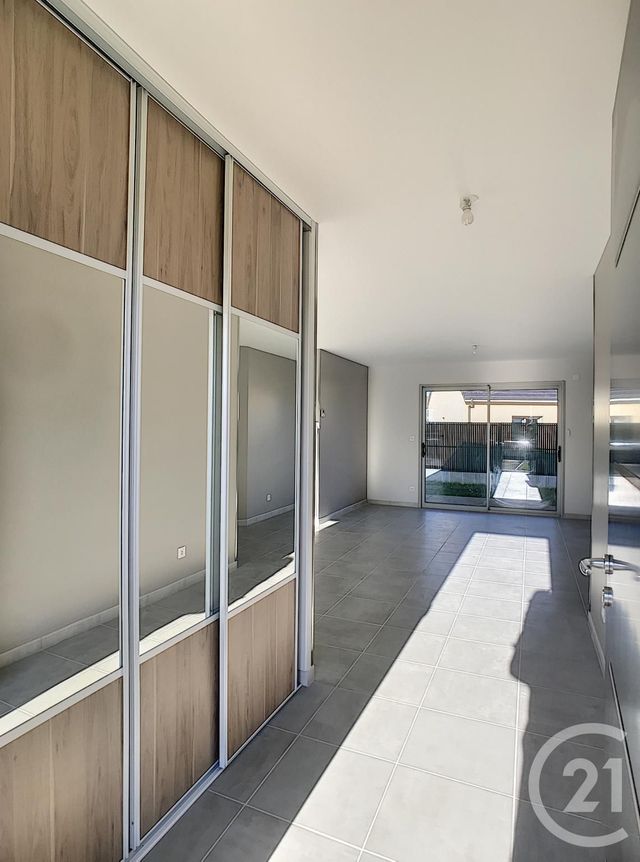 Maison &agrave; louer - 4 pi&egrave;ces - 117,06 m2 - St Gervais D Auvergne - 63 - AUVERGNE