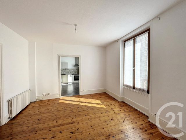 Appartement F4 &agrave; louer - 4 pi&egrave;ces - 80,80 m2 - Chatel Guyon - 63 - AUVERGNE