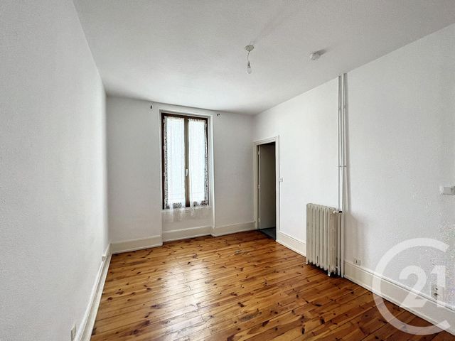 Appartement F4 &agrave; louer - 4 pi&egrave;ces - 80,80 m2 - Chatel Guyon - 63 - AUVERGNE