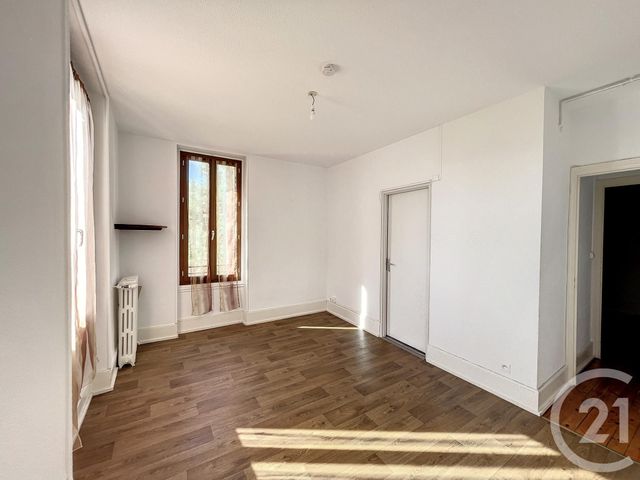 Appartement F4 &agrave; louer - 4 pi&egrave;ces - 80,80 m2 - Chatel Guyon - 63 - AUVERGNE