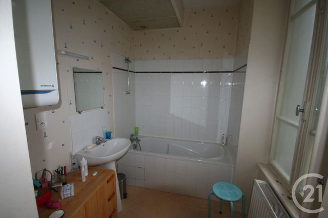 Appartement F2 &agrave; louer - 2 pi&egrave;ces - 46 m2 - Puy Guillaume - 63 - AUVERGNE
