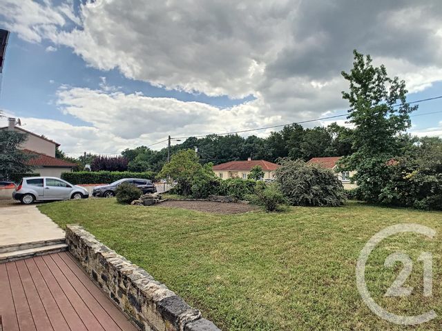Maison &agrave; louer - 5 pi&egrave;ces - 128,10 m2 - Mozac - 63 - AUVERGNE