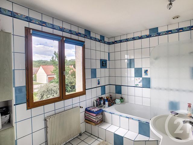Maison &agrave; louer - 5 pi&egrave;ces - 128,10 m2 - Mozac - 63 - AUVERGNE