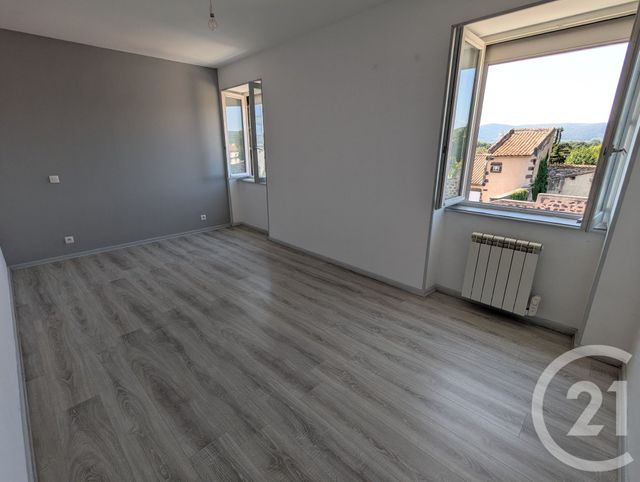 Appartement F2 &agrave; louer - 2 pi&egrave;ces - 45,29 m2 - Riom - 63 - AUVERGNE