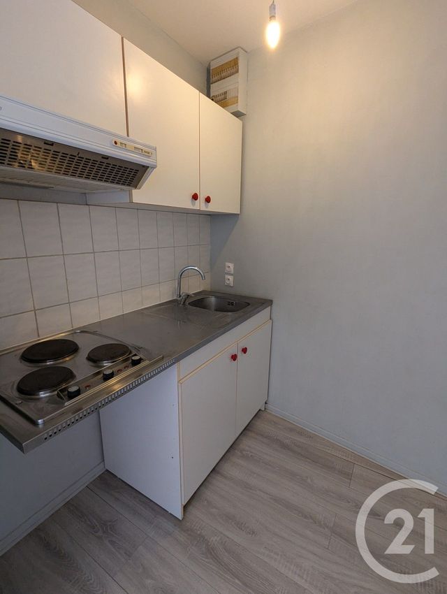 Appartement F2 &agrave; louer - 2 pi&egrave;ces - 45,29 m2 - Riom - 63 - AUVERGNE