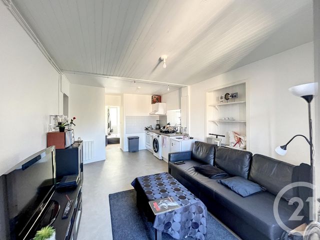 Appartement F2 &agrave; louer - 2 pi&egrave;ces - 41,90 m2 - Riom - 63 - AUVERGNE